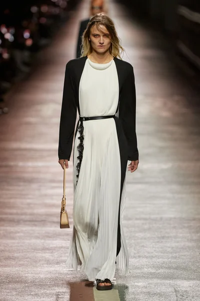 Look 37